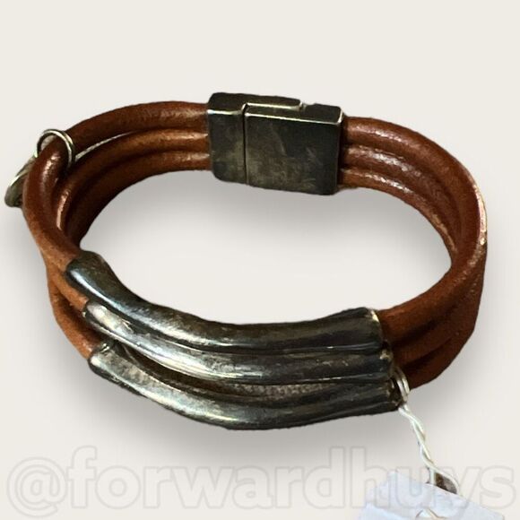 Trades by Haim Shahar | Triple Bar Brown Leather Unisex Bracelet - Picture 5 of 12